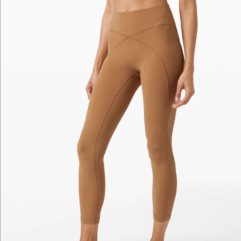 NWOT Lululemon Get Centered High Rise 25”